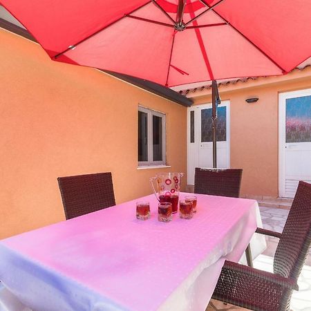 Apartment Taja Ližnjan Eksteriør billede