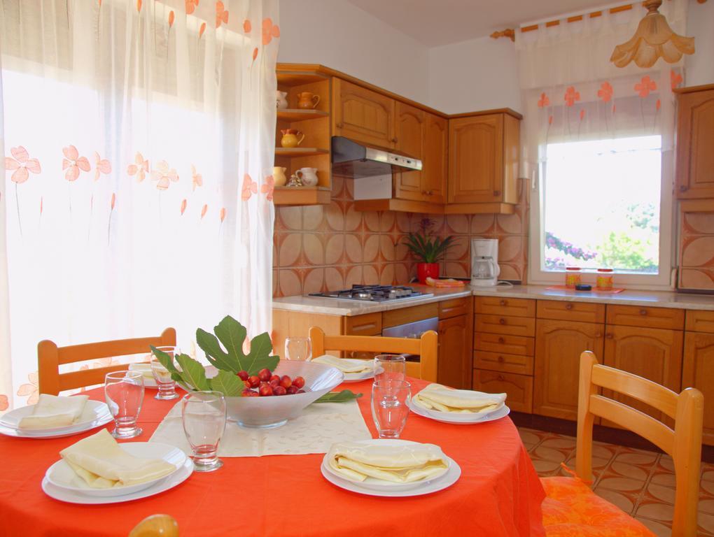Apartment Taja Ližnjan Værelse billede