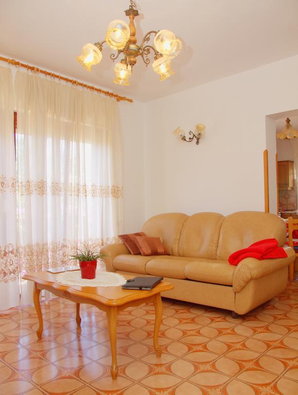 Apartment Taja Ližnjan Eksteriør billede