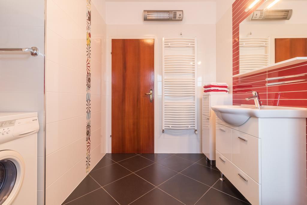 Apartment Taja Ližnjan Eksteriør billede
