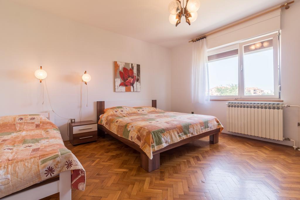 Apartment Taja Ližnjan Eksteriør billede