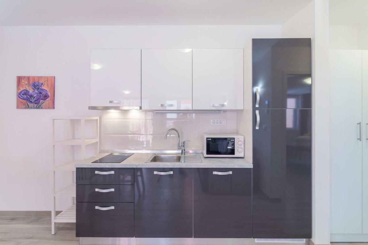 Apartment Taja Ližnjan Eksteriør billede