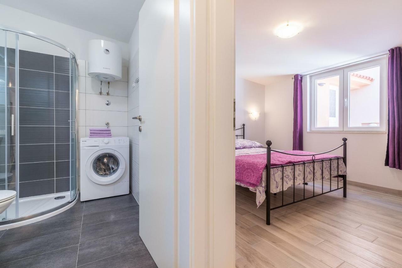 Apartment Taja Ližnjan Eksteriør billede