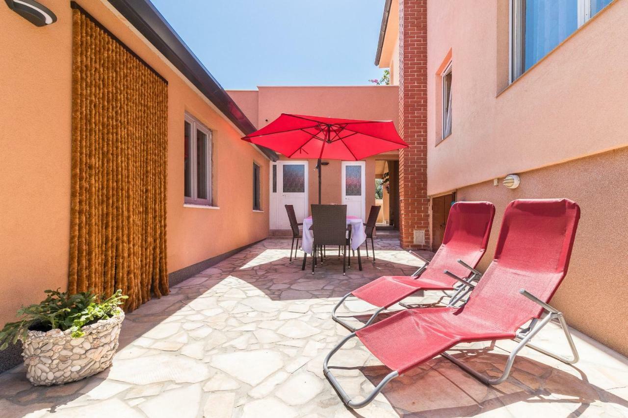 Apartment Taja Ližnjan Eksteriør billede