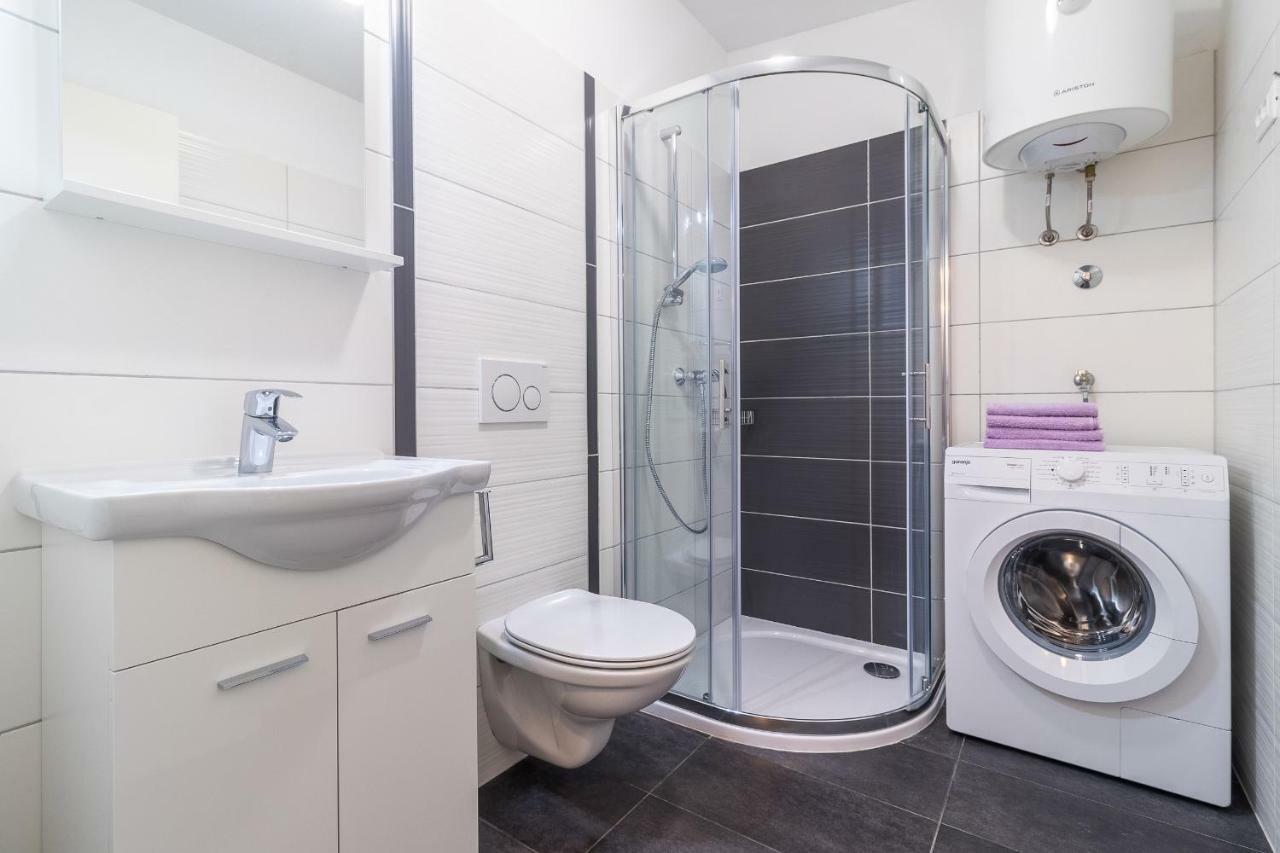 Apartment Taja Ližnjan Eksteriør billede