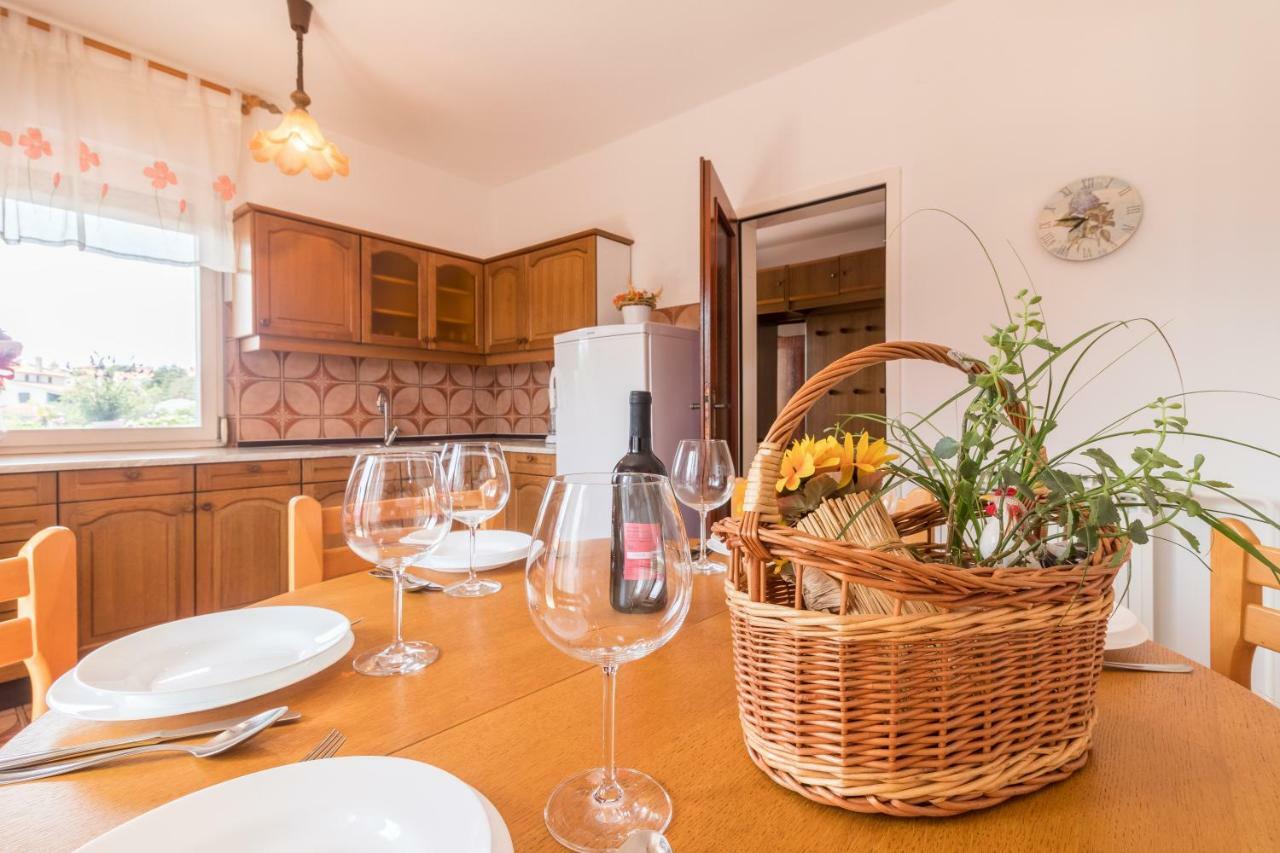 Apartment Taja Ližnjan Eksteriør billede