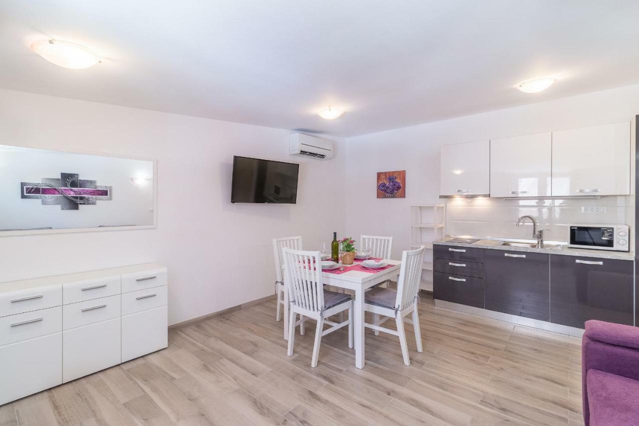 Apartment Taja Ližnjan Eksteriør billede