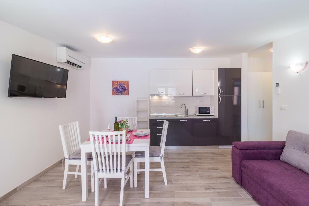 Apartment Taja Ližnjan Eksteriør billede
